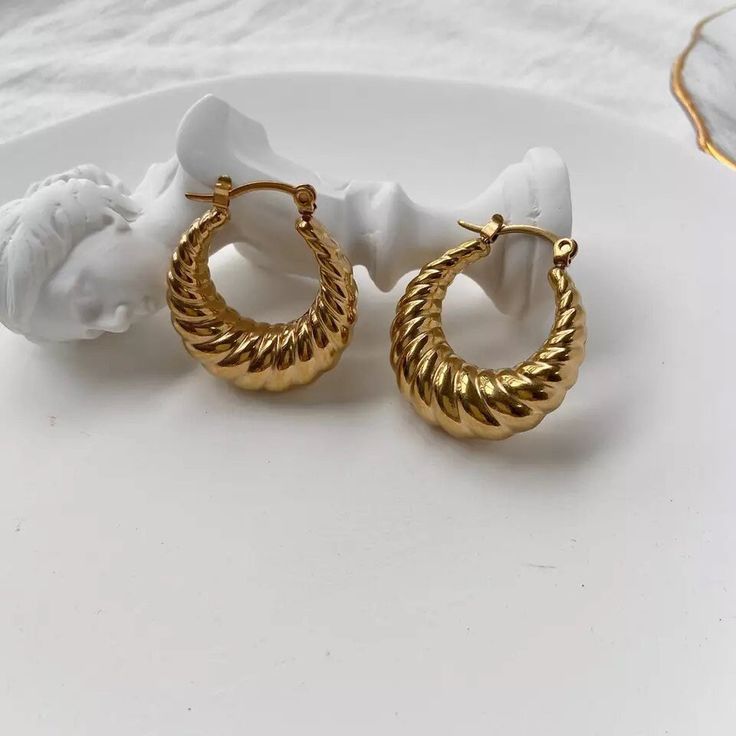 Lauretta Croissant Hoops