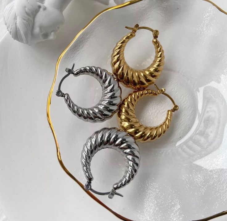 Lauretta Croissant Hoops