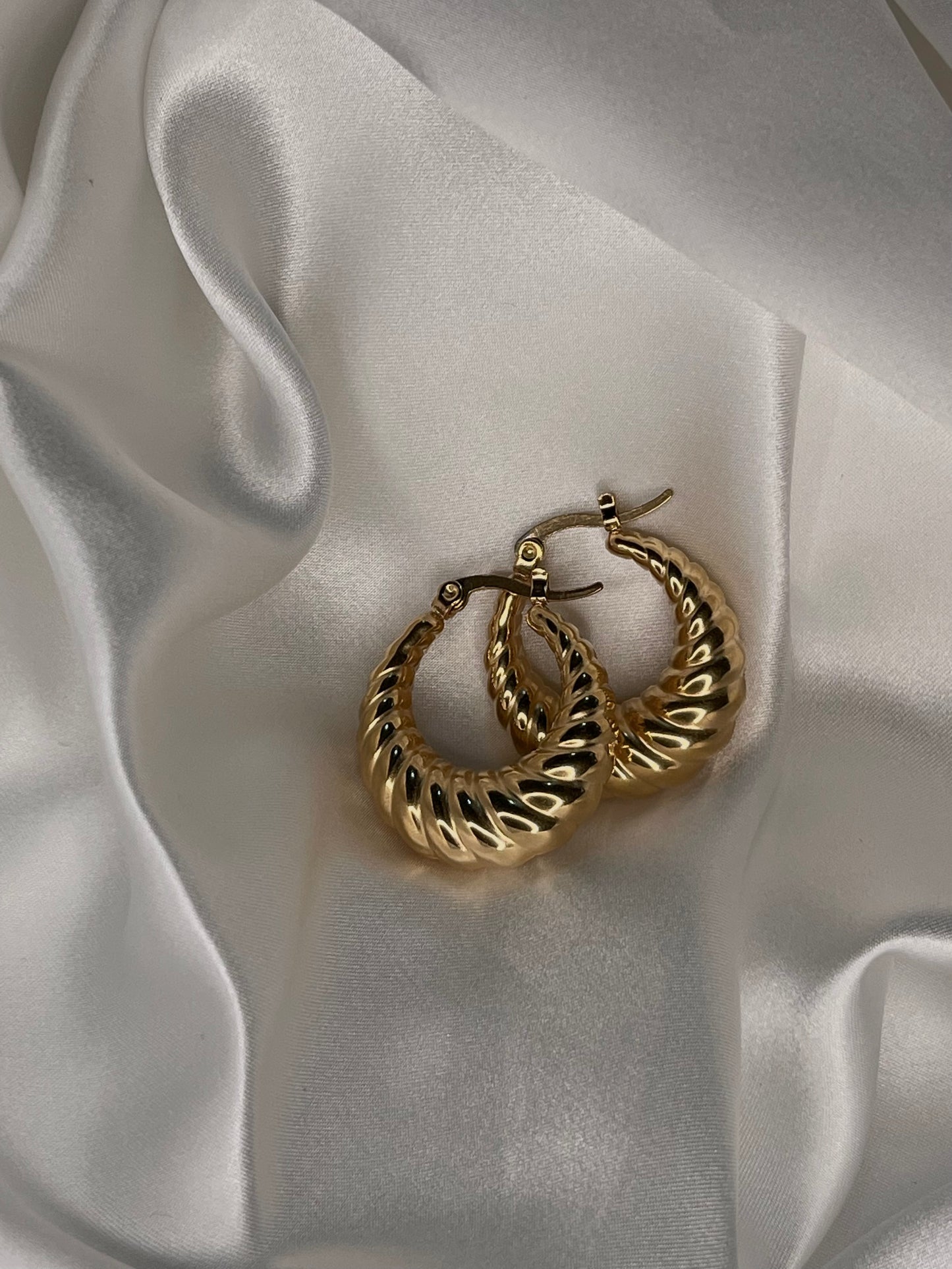Lauretta Croissant Hoops