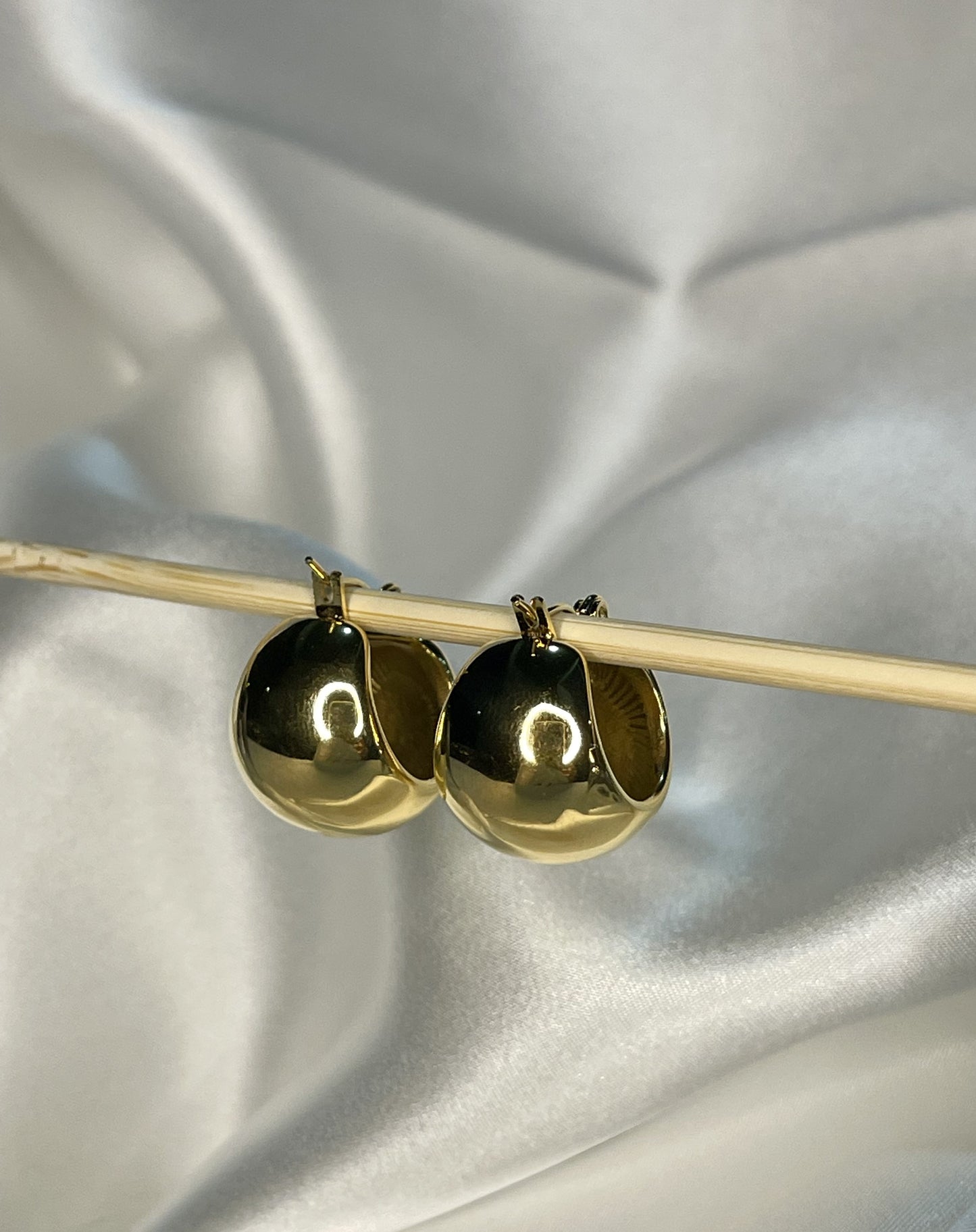 Lindamary Minimalistic Hoops