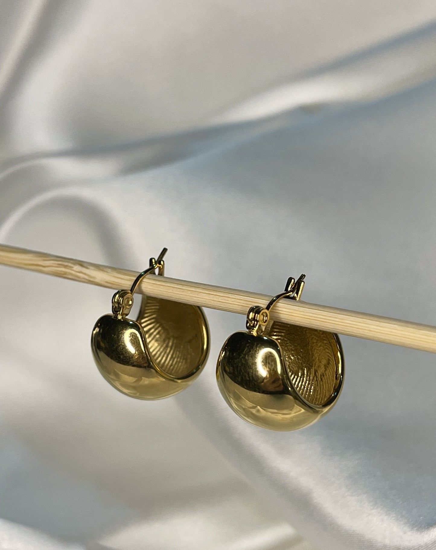 Lindamary Minimalistic Hoops