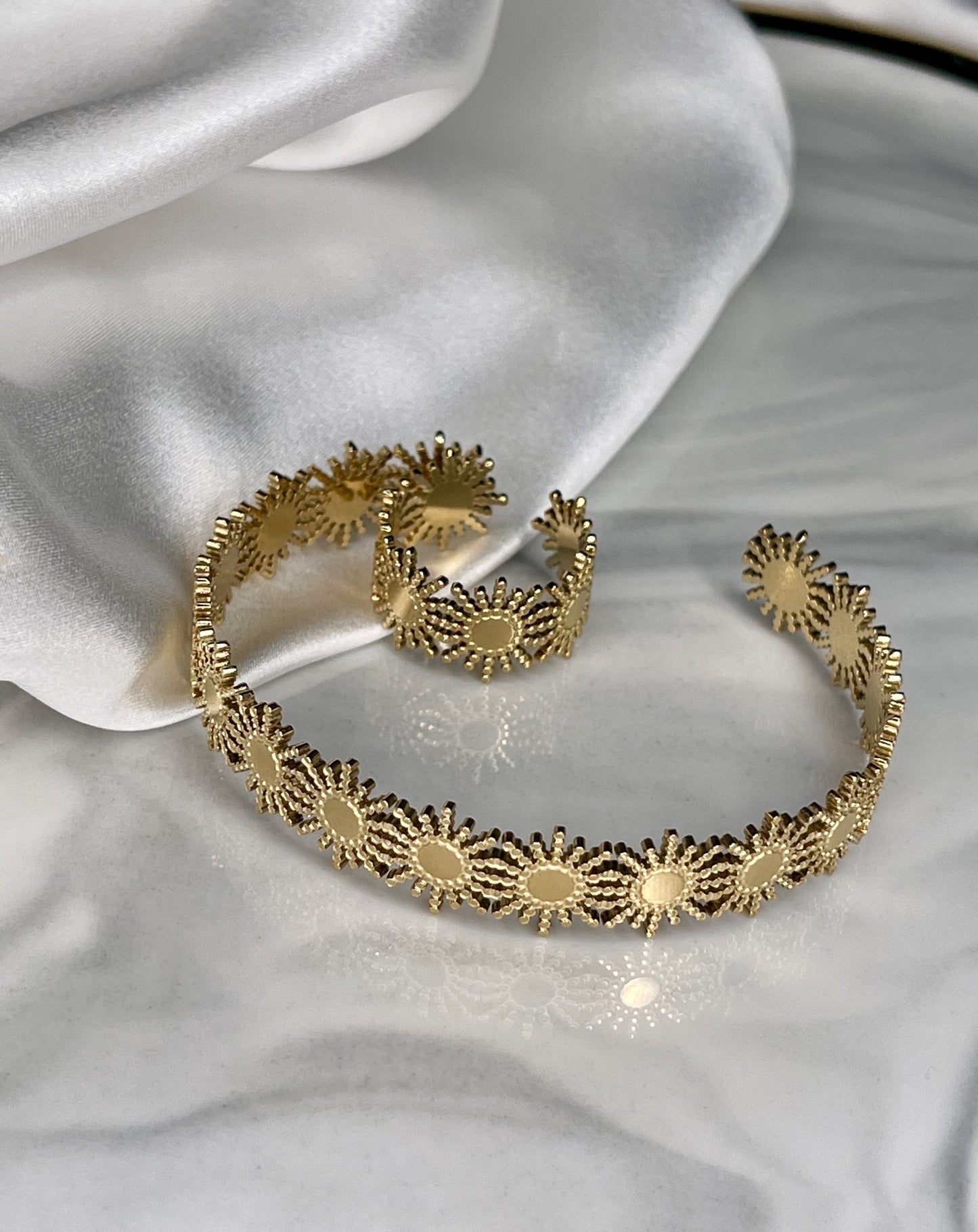 Lissa Flower Bracelet