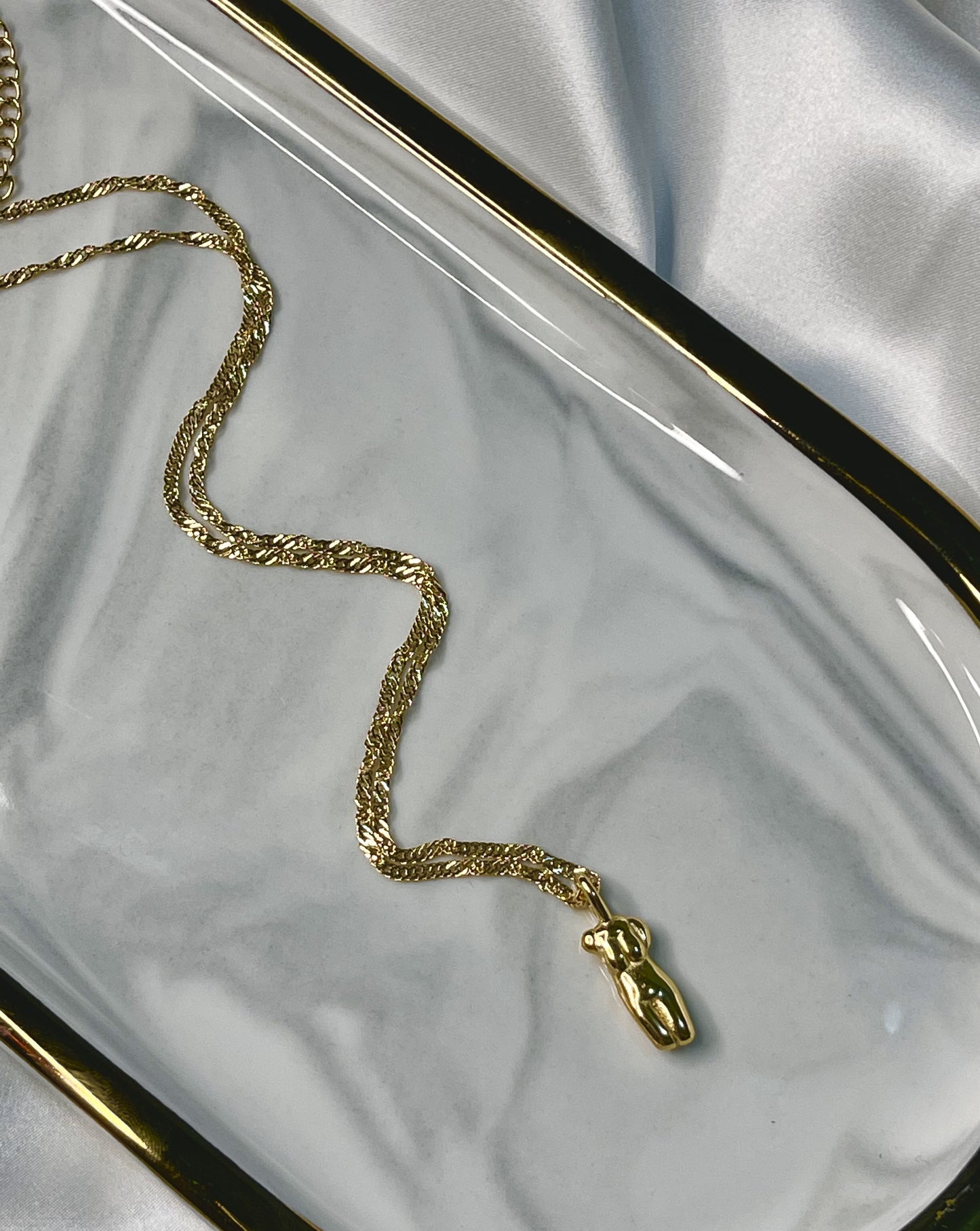 Lola’s Shape Necklace