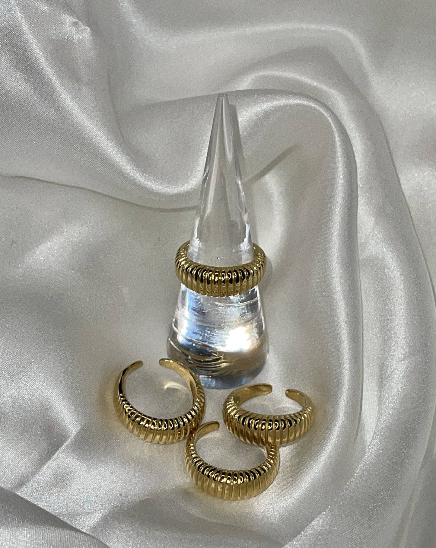 Lorelai Croissant Ring