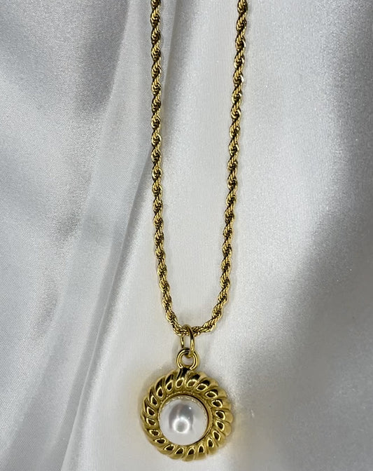 Liane Pearl Necklace