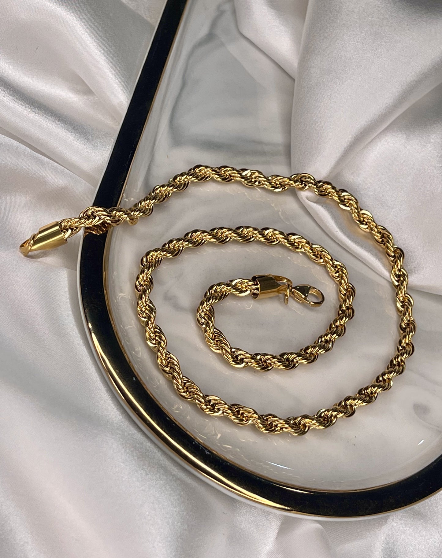 Lucero French Necklace - Cuban Chain